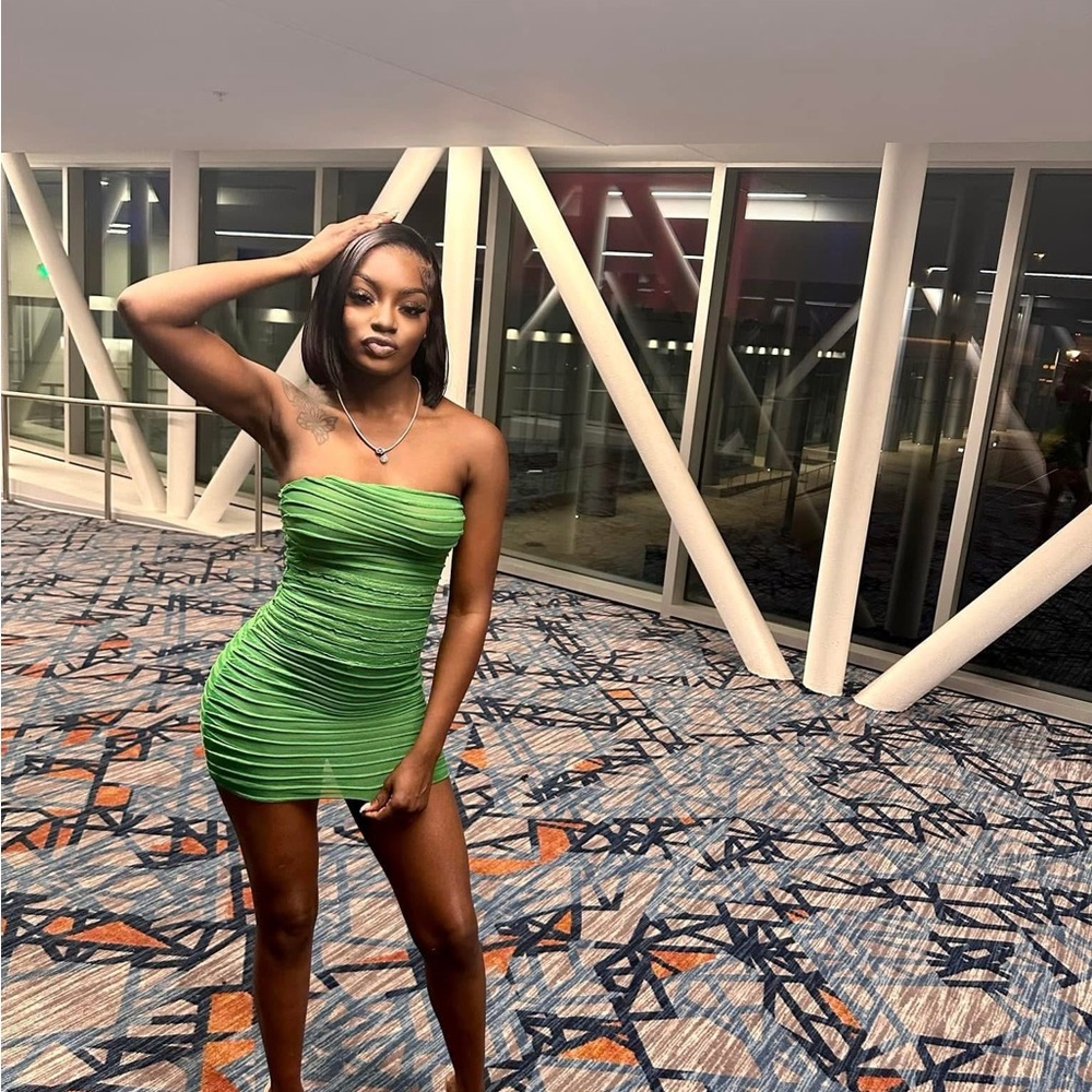 Elegant Green Strapless Dress